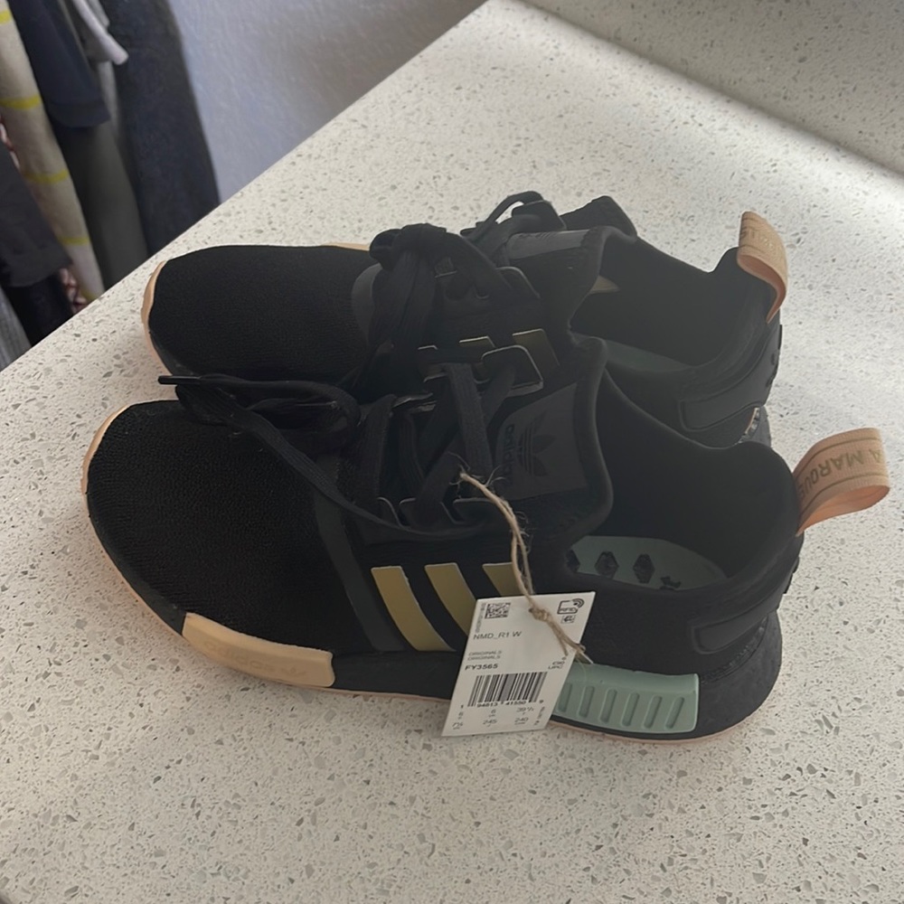 Adidas NMD salmon mint + gold